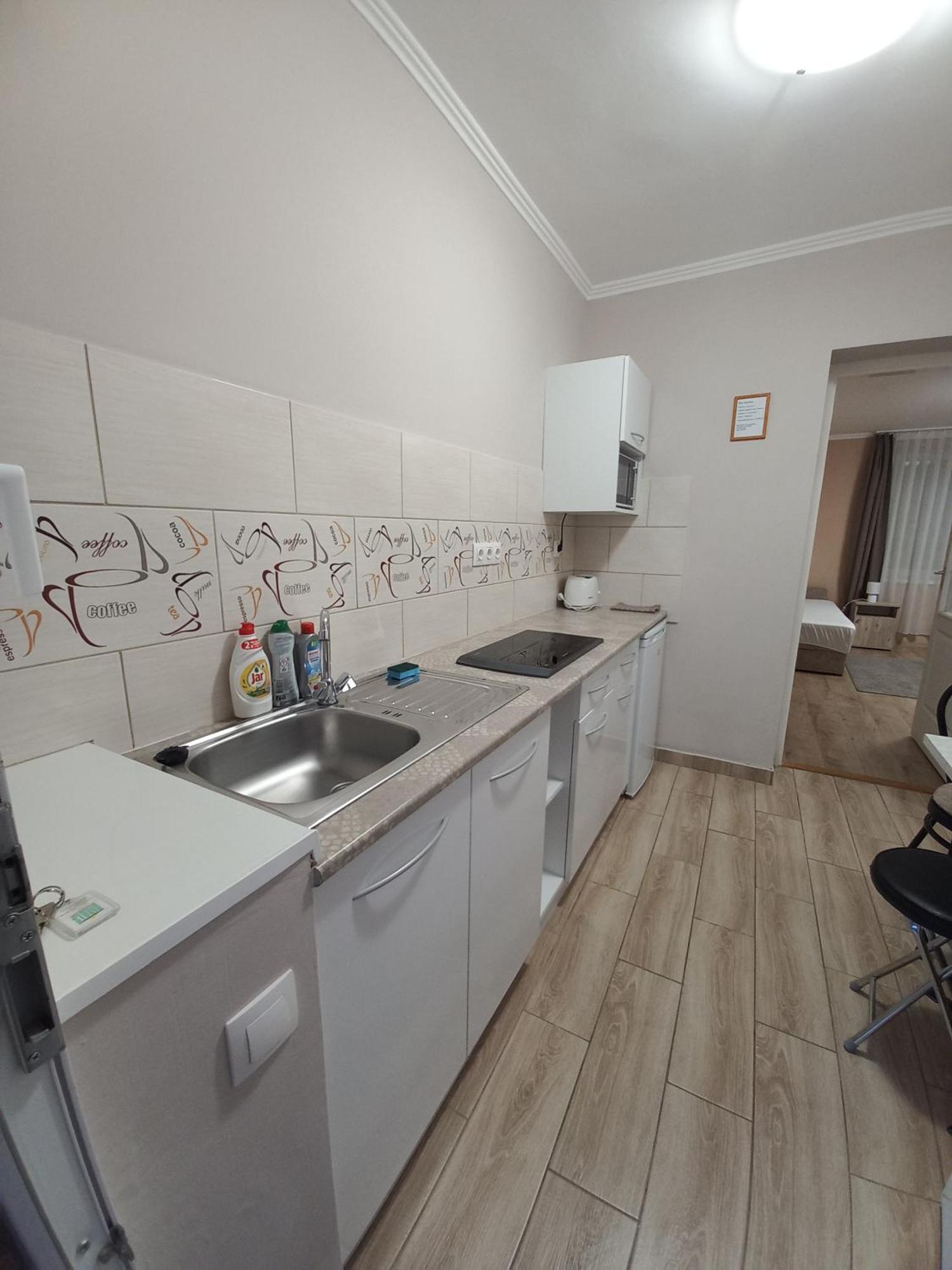 גיולה Ilona Apartman מראה חיצוני תמונה