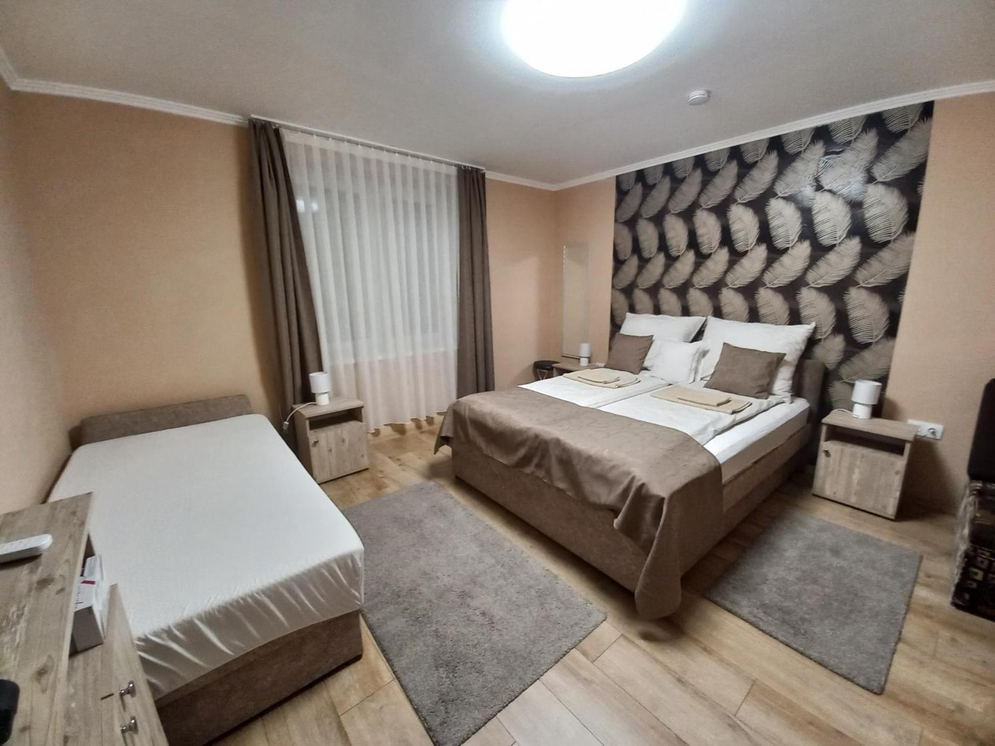 גיולה Ilona Apartman מראה חיצוני תמונה